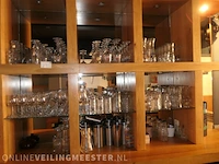 Partij glaswerk en koffiekoppen - afbeelding 1 van  17