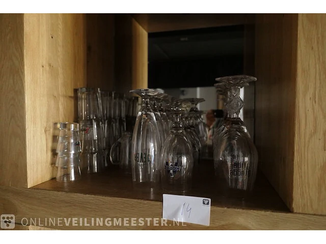 Partij glaswerk en koffiekoppen - afbeelding 16 van  17