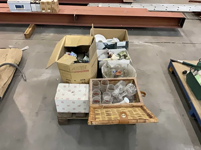Partij glaswerk en serviesgoed - afbeelding 3 van  8