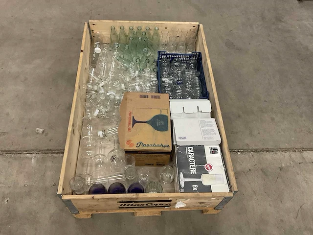 Partij glaswerk - afbeelding 1 van  3