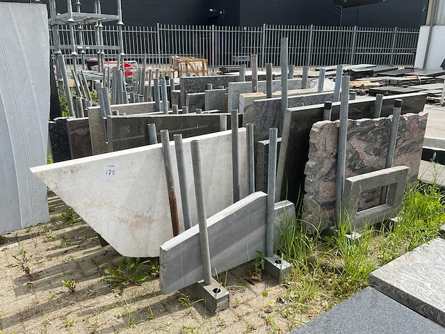 Partij granieten platen - afbeelding 1 van  7