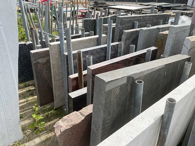 Partij granieten platen - afbeelding 2 van  7