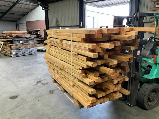 Partij grenen balken 80-180x6,5x4,5 cm - afbeelding 1 van  9