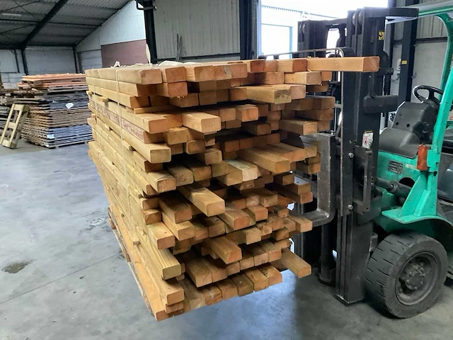 Partij grenen balken 80-180x6,5x4,5 cm - afbeelding 2 van  9