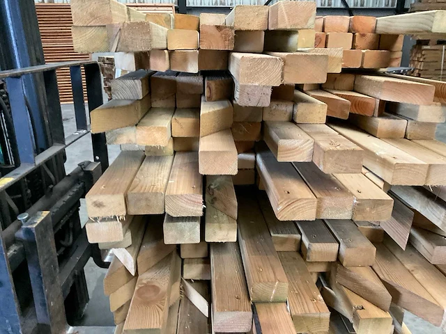 Partij grenen balken 80-180x6,5x4,5 cm - afbeelding 2 van  10