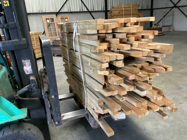 Partij grenen balken 80-180x6,5x4,5 cm - afbeelding 9 van  10