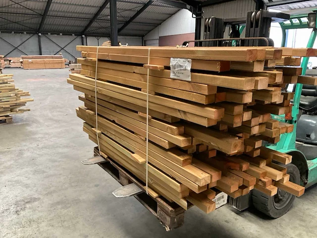 Partij grenen balken 80-180x6,5x4,5 cm - afbeelding 1 van  9
