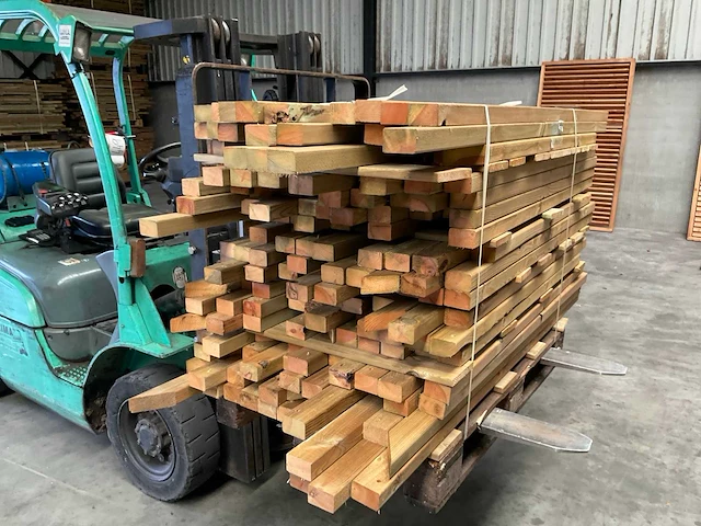 Partij grenen balken 80-180x6,5x4,5 cm - afbeelding 4 van  8