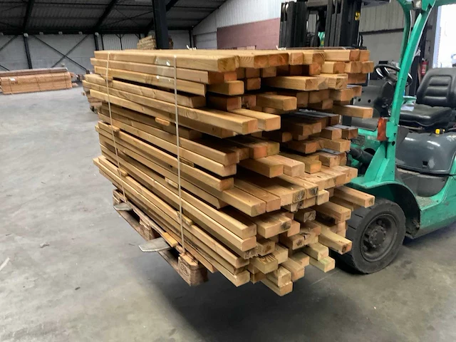 Partij grenen balken 80-180x8,5x4,5 cm - afbeelding 1 van  8