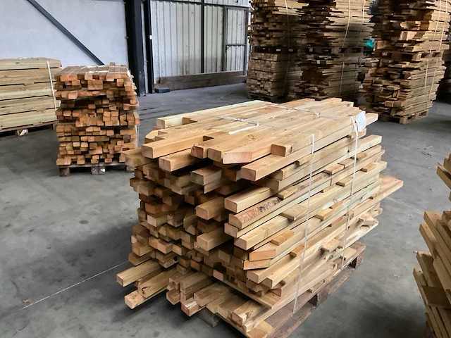 Partij grenen balken 80-180x8,5x4,5 cm - afbeelding 1 van  8