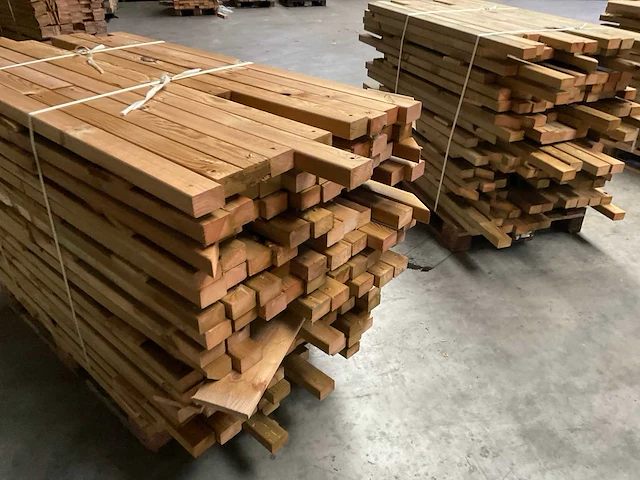 Partij grenen balken 80-180x8,5x4,5 cm - afbeelding 2 van  7