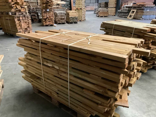Partij grenen balken 80-180x8,5x4,5 cm - afbeelding 3 van  7