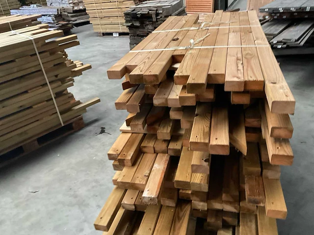 Partij grenen balken 80-180x8,5x4,5 cm - afbeelding 4 van  7
