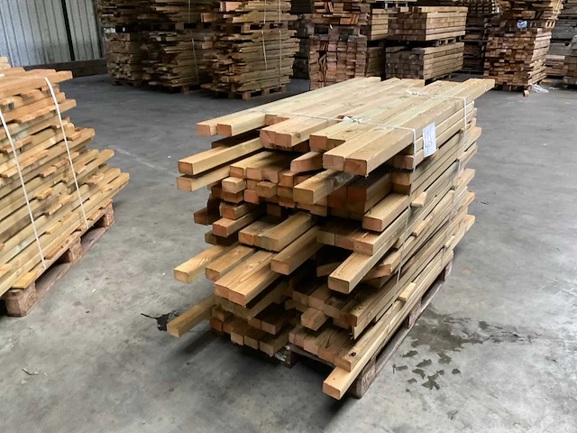 Partij grenen balken 80-180x8,5x4,5 cm - afbeelding 1 van  8