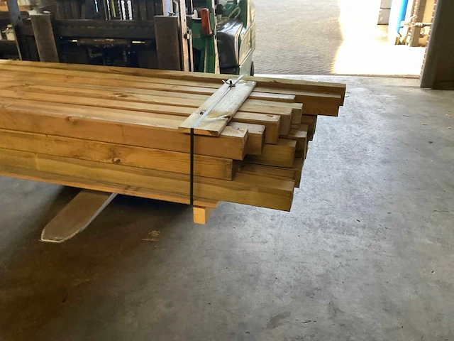 Partij grenen geïmpregneerde tuinpalen 8,8x8,8 cm - afbeelding 12 van  14