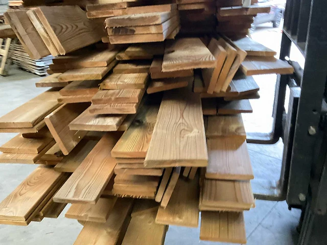 Partij grenen planken 80-180x14x1,8 cm - afbeelding 7 van  8