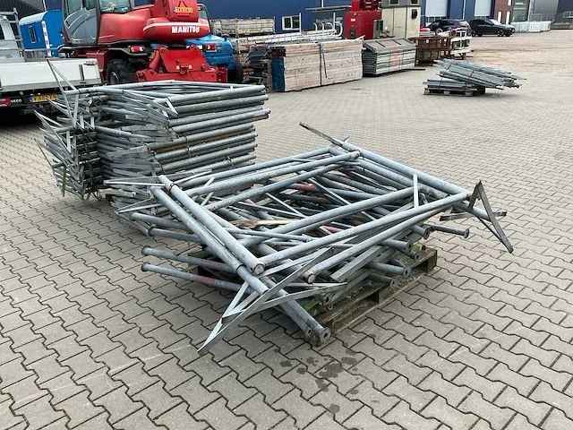 Partij h-bokken / h-jukken voor gevelsteiger - afbeelding 7 van  11