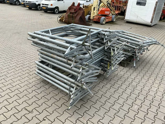 Partij h-bokken / h-jukken voor gevelsteiger - afbeelding 11 van  11
