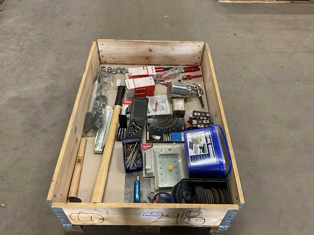 Partij handgereedschap - afbeelding 1 van  3