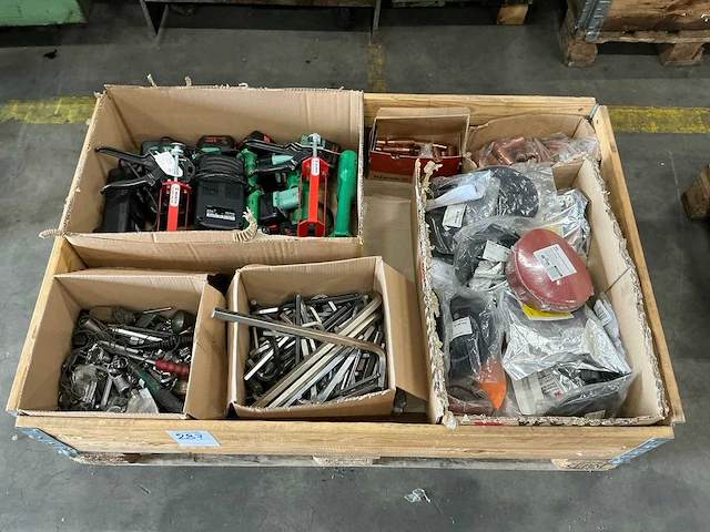 Partij handgereedschap - afbeelding 1 van  10