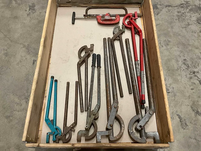 Partij handgereedschap - afbeelding 1 van  4