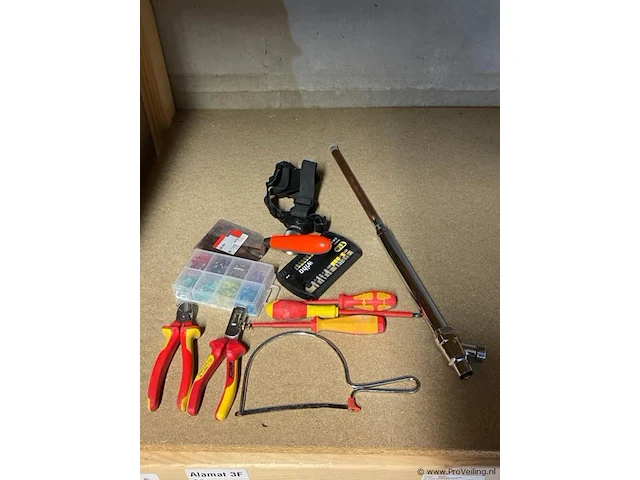 Partij handgereedschap - afbeelding 1 van  1