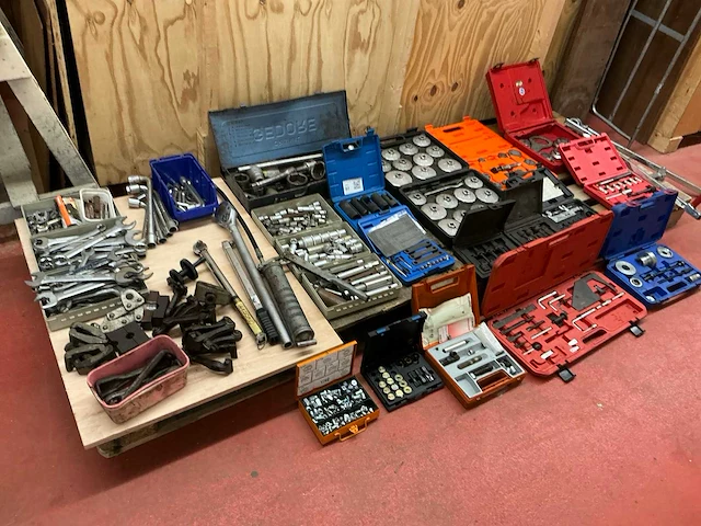 Partij handgereedschap - afbeelding 1 van  9