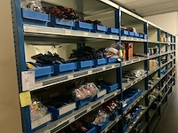 Partij handschoenen in 2 stellingdelen