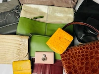 Partij handtassen en portemonnees louis vuitton, cartier, guess by marciano - afbeelding 4 van  10