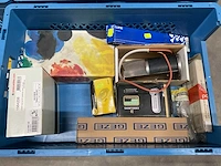 Partij hang- en sluitwerk - afbeelding 1 van  6