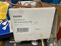 Partij hang- en sluitwerk - afbeelding 6 van  6