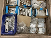 Partij hang- en sluitwerk - afbeelding 2 van  3