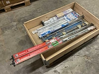 Partij hang- & sluitwerk - afbeelding 1 van  5