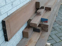 Partij hardhout: 15 balken hoofdzakelijk 12 x 7 cm met lengtes 110 tot 290 cm. - afbeelding 2 van  4