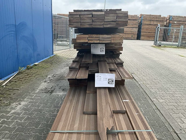 Partij hardhout brugdek planken 24 x 120 (223x) - afbeelding 16 van  16