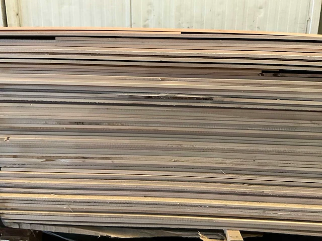 Partij hardhouten dikfineer 6mm circa 1m3 - afbeelding 3 van  4