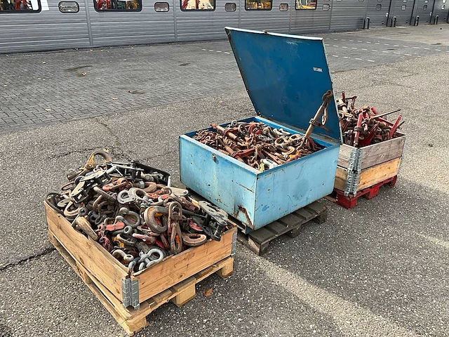 Partij hijs en hefmaterialen - afbeelding 1 van  8