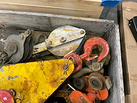 Partij hijshaken met katrol - afbeelding 5 van  5