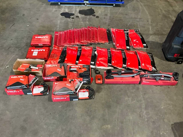 Partij hilti accessoires en toebehoren - afbeelding 1 van  9