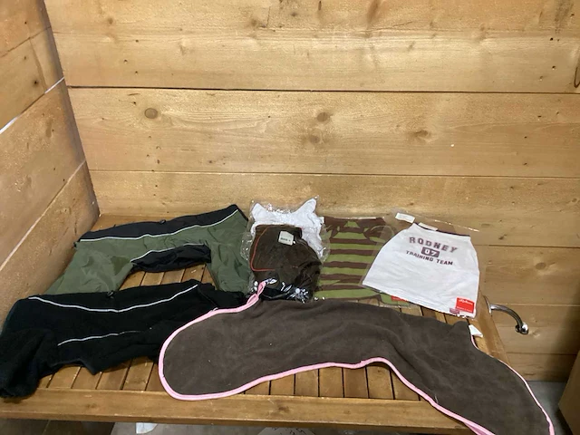 Partij honden kleding en toebehoren (48x) - afbeelding 1 van  10
