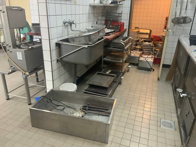Partij horeca benodigdheden - afbeelding 1 van  17