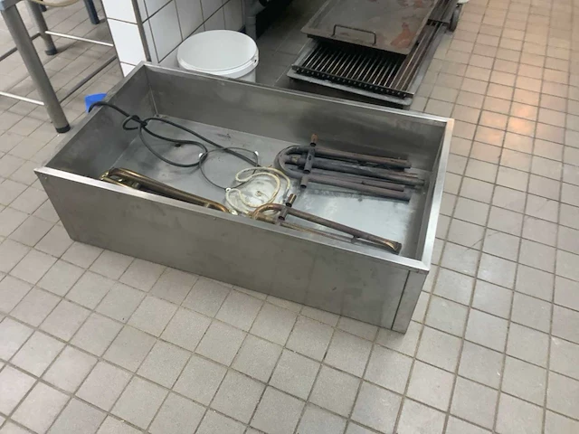 Partij horeca benodigdheden - afbeelding 2 van  17