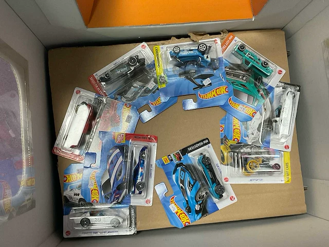 Partij hotwheels speelgoed - afbeelding 2 van  6