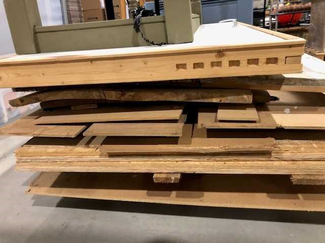 Partij hout, deur met kozijn, antieke dubbel deur, tafelonderstel, tafelblad etc. - afbeelding 4 van  4