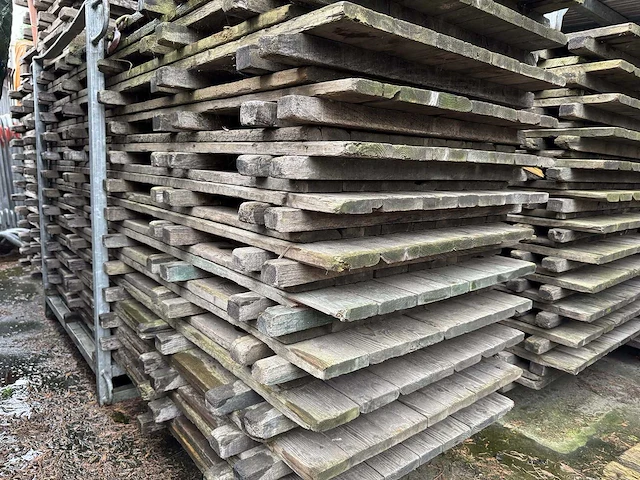 Partij hout geïmpregneerde vloerdelen (ca. 200m2) - afbeelding 1 van  3