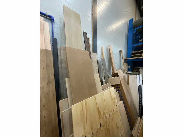 Partij hout - afbeelding 4 van  9