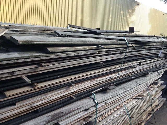 Partij hout - afbeelding 1 van  4