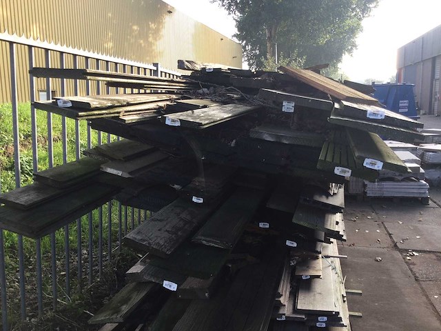 Partij hout - afbeelding 2 van  4