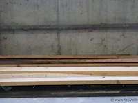 Partij houten balken, diverse afmetingen o.a. 5mtr (l) - afbeelding 3 van  4