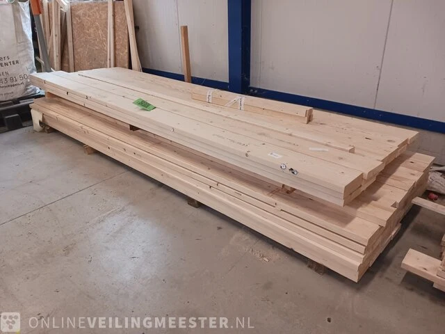 Partij houten balken - afbeelding 1 van  5